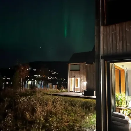 别墅 Modern House By The Fjord In Sandane, Nordfjord. 桑讷
