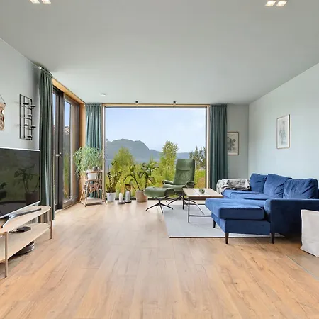 Modern House By The Fjord In Sandane, Nordfjord. 别墅 *