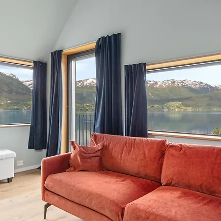 Modern House By The Fjord In Sandane, Nordfjord. 别墅 *